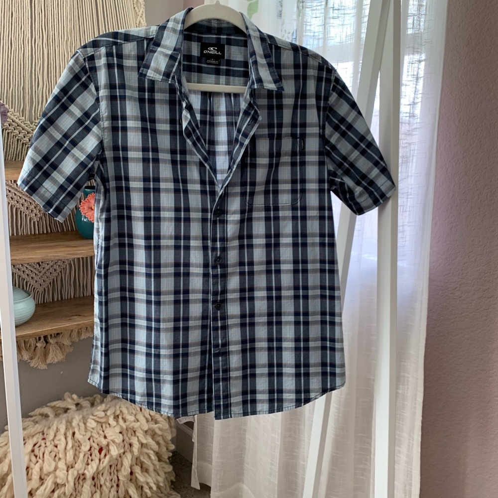 O’Neil men’s shortsleeved button up